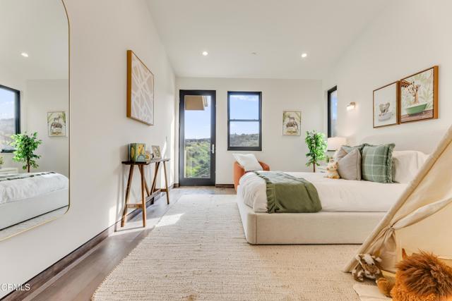 Detail Gallery Image 8 of 69 For 12480 Viewcrest Rd, Los Angeles,  CA 91604 - 5 Beds | 7 Baths