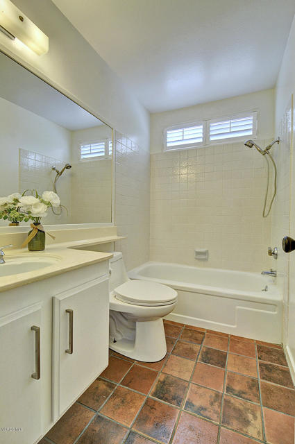 Detail Gallery Image 21 of 26 For 1502 Briarglen Ave, Westlake Village,  CA 91361 - 3 Beds | 2 Baths