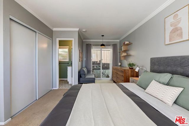 1410 Wellesley Drive, Glendale CA: https://media.crmls.org/mediaz/d590f122-5be3-4b56-bc2a-9fc91e9ce3be.jpg