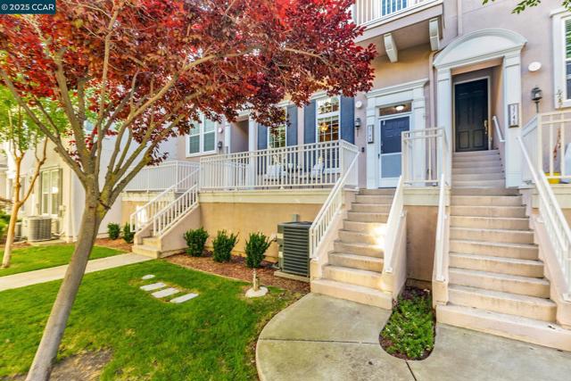 3744 Whitworth Dr, Dublin CA: https://media.crmls.org/mediaz/d591a75d-9d6d-4b29-9ae1-941cae6d7fa0.jpg