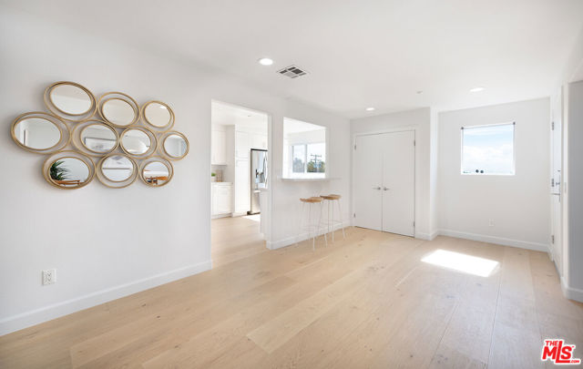 1212 Ocean Park Boulevard, 15 photo 6