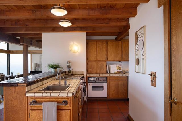 199 Upper Walden Road, Carmel CA: https://media.crmls.org/mediaz/d5922356-6f37-4bae-89f4-9ac9623db297.jpg