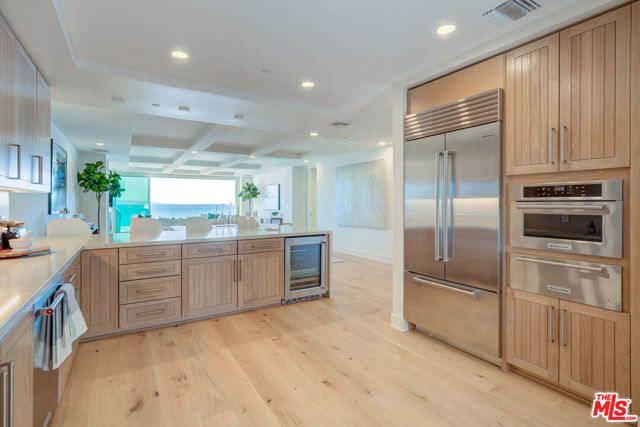 17325 Castellammare Drive, Pacific Palisades CA: https://media.crmls.org/mediaz/d592a9d3-ae38-4ec1-9688-57f1be70f9b2.jpg