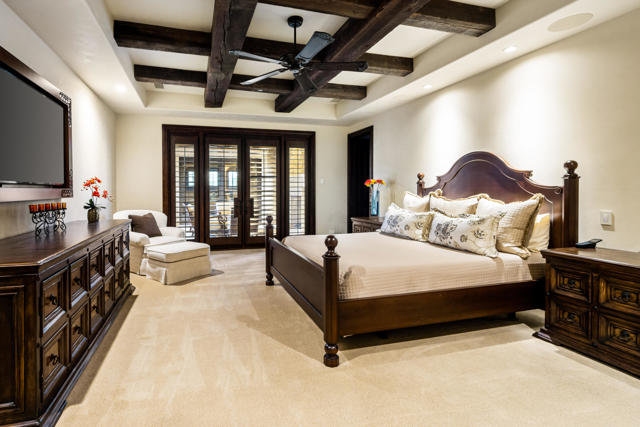 Image 42 of 102 For 52977 Via Dona