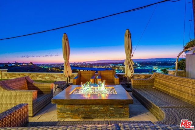 6537 Hedding Street, Los Angeles CA: https://media.crmls.org/mediaz/d592dc85-20ec-44f4-9568-79401d50df4b.jpg