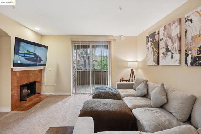 1310 Creekside Dr, Walnut Creek CA: https://media.crmls.org/mediaz/d59354fe-b2bc-44ee-a463-7fd45a87242a.jpg
