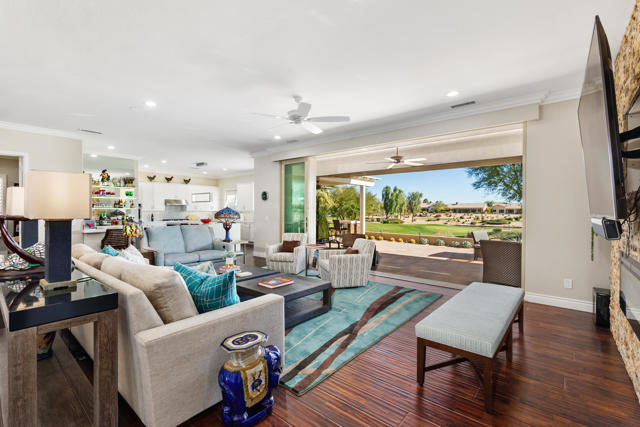 60AD8CC5-F07F-4050-8280-2A72266B65AB