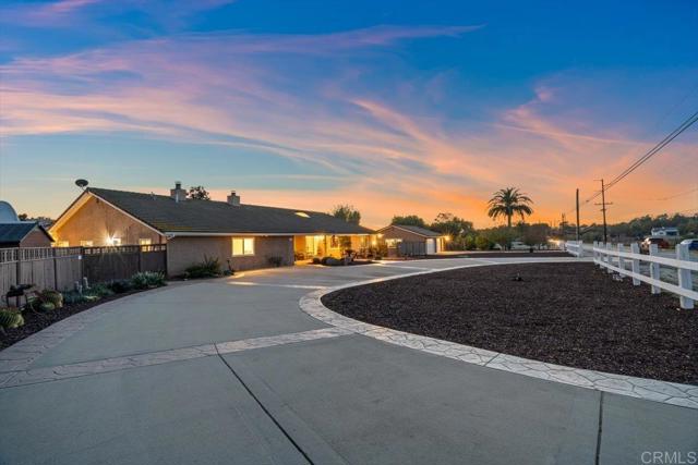 Detail Gallery Image 6 of 64 For 13815 Hilldale Rd, Valley Center,  CA 92082 - 5 Beds | 4/1 Baths