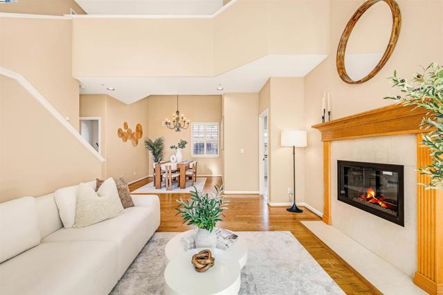 4301 Horner St, Union City CA: https://media.crmls.org/mediaz/d594373e-4629-4ded-bc17-3a4782929cc9.jpg