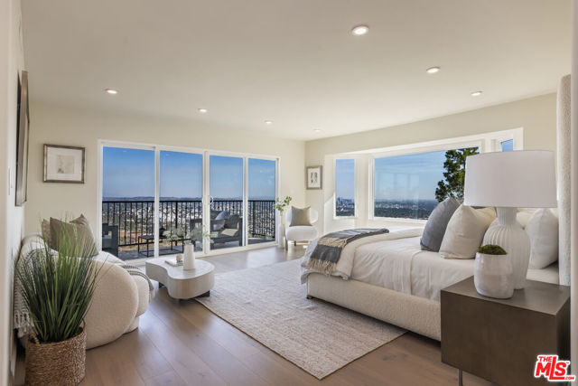 8300 Grand View Drive, Los Angeles CA: https://media.crmls.org/mediaz/d594457d-01be-47b5-a353-7a598d8ebb4c.jpg