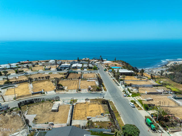 18449 Kingsport Drive, Malibu CA: https://media.crmls.org/mediaz/d5947355-3358-42e9-af49-811ebb7b9cc4.jpg