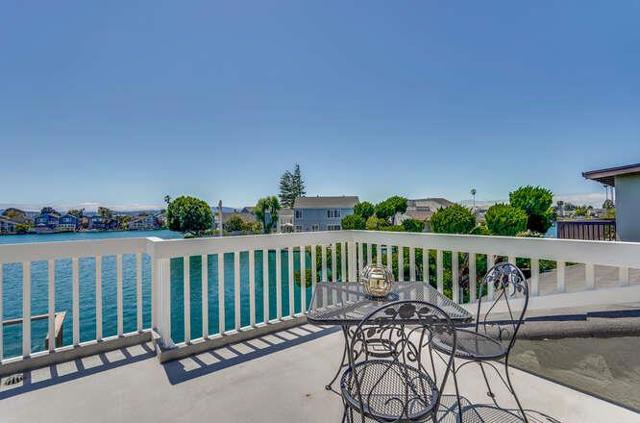 998 Flying Fish Street, Foster City CA: https://media.crmls.org/mediaz/d59486c2-dc8e-4dee-890b-0ebe52229dff.jpg