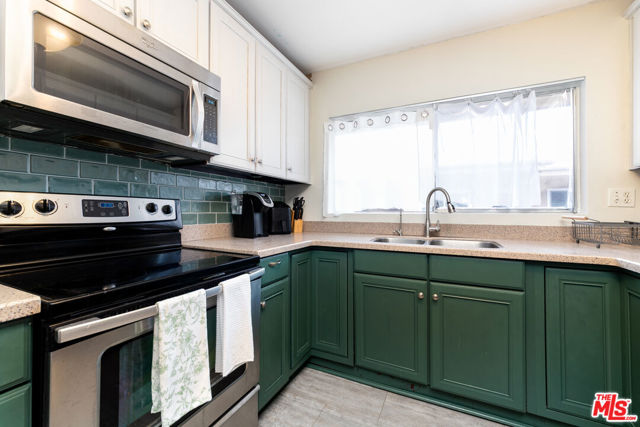 2 Bed Home for Sale in Valley Village, California
