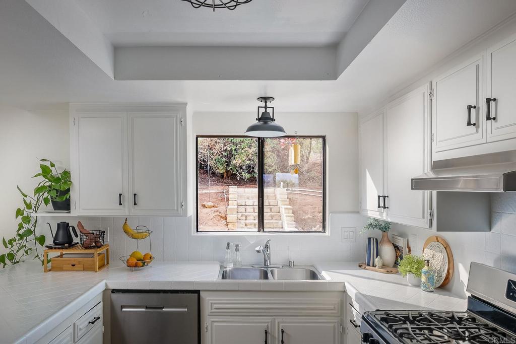 1228 Sheridan Avenue - photo 10