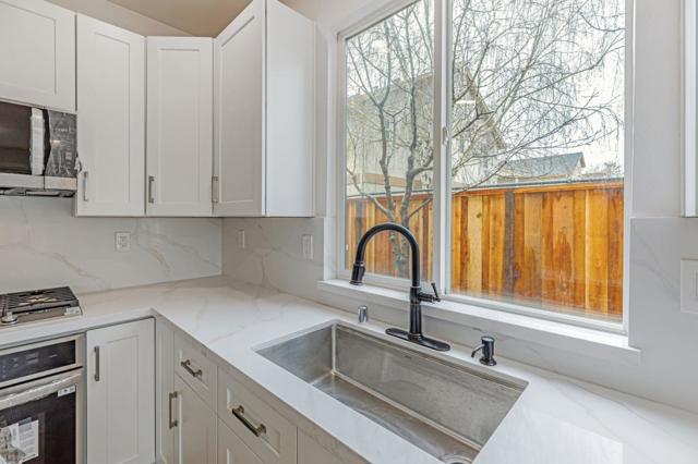 9135 Desiderio Way, Gilroy CA: https://media.crmls.org/mediaz/d594d8ff-78b8-450b-9a7c-82f42aa07b59.jpg
