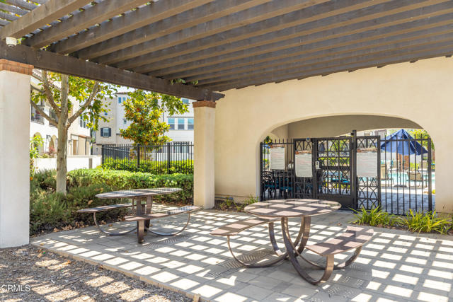 623 W Foothill Boulevard, Glendora CA: https://media.crmls.org/mediaz/d594f203-bf98-403c-ae81-589ce2d70470.jpg