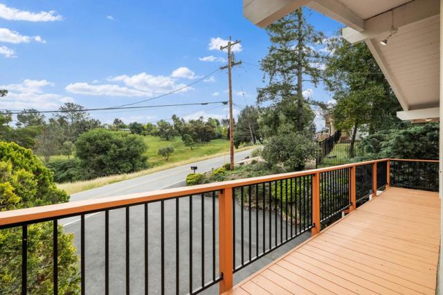17121 Parkview Drive, Morgan Hill CA: https://media.crmls.org/mediaz/d5956ef0-8a5e-4ccd-b213-96aceb16a307.jpg