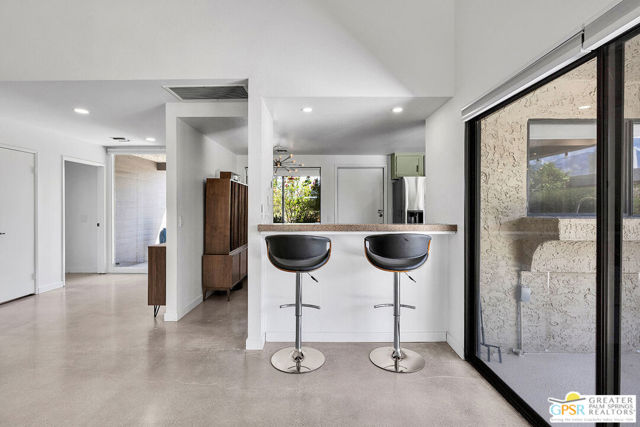 20 Kevin Lee Lane, Rancho Mirage CA: https://media.crmls.org/mediaz/d595de27-b1aa-48dd-b117-fb08b37aa9e9.jpg