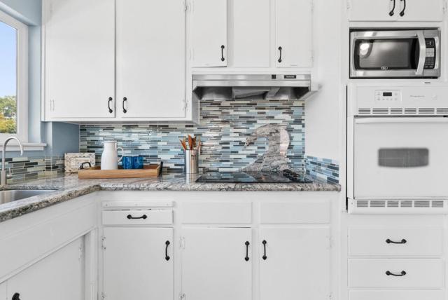247 Rio Del Mar Boulevard, Aptos CA: https://media.crmls.org/mediaz/d595f2b2-a67f-4266-b855-80de27413137.jpg