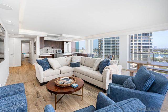 1760 Avenida Del Mundo, Coronado CA: https://media.crmls.org/mediaz/d5968867-8691-45d5-b73b-b6190e5b7d26.jpg