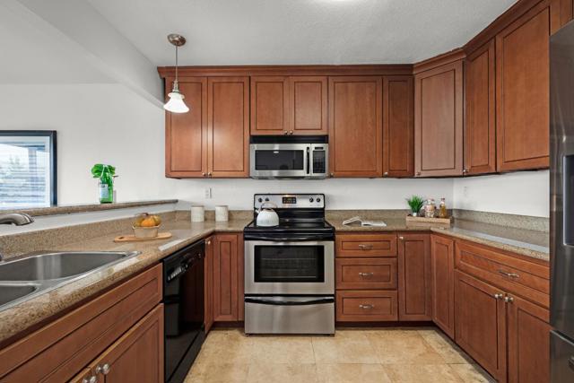 318 Innisfree Drive, Daly City CA: https://media.crmls.org/mediaz/d5969058-932a-46ac-aa22-0045a74de2f8.jpg