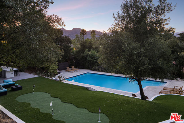 9425 Gierson Avenue, Chatsworth CA: https://media.crmls.org/mediaz/d596ba53-80e4-44e8-a752-1b1f9387f2b9.jpg