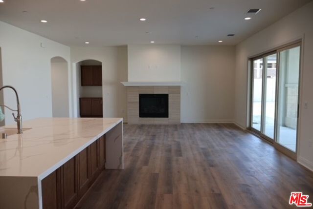 3719 Pathway Court, Bakersfield CA: https://media.crmls.org/mediaz/d597334d-876b-4ddb-8fe6-9318c031f2c2.jpg
