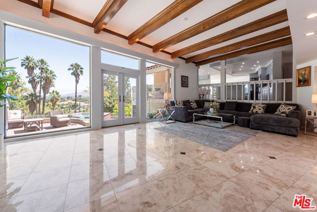 2357 Knob Hill Drive, Riverside CA: https://media.crmls.org/mediaz/d597b6a4-8fde-4aa8-b9ac-6cb9515e82b2.jpg
