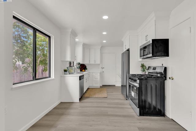 471 Rose St, Livermore CA: https://media.crmls.org/mediaz/d597e7de-f14d-472b-819d-9b6c44bc23f4.jpg