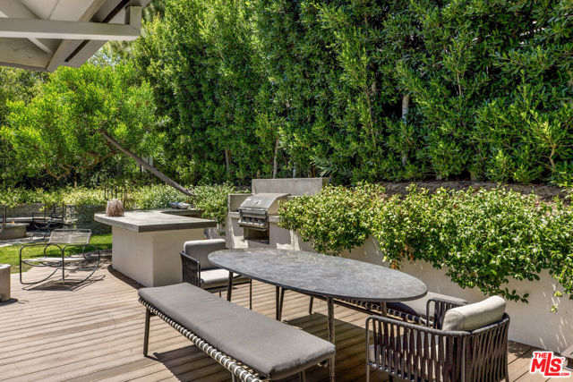 811 N Norman Place, Los Angeles CA: https://media.crmls.org/mediaz/d59848ea-ee0d-4f35-878f-335b0935ff70.jpg