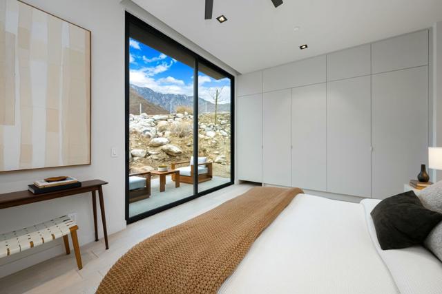 2085 Desert Flower Court, Palm Springs CA: https://media.crmls.org/mediaz/d59955d3-877a-400e-96d6-849b0b8b899c.jpg