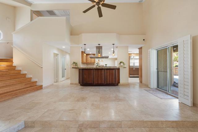 39165 Regency Way, Palm Desert CA: https://media.crmls.org/mediaz/d59a4b38-05f4-4088-a153-cad2abbee9da.jpg