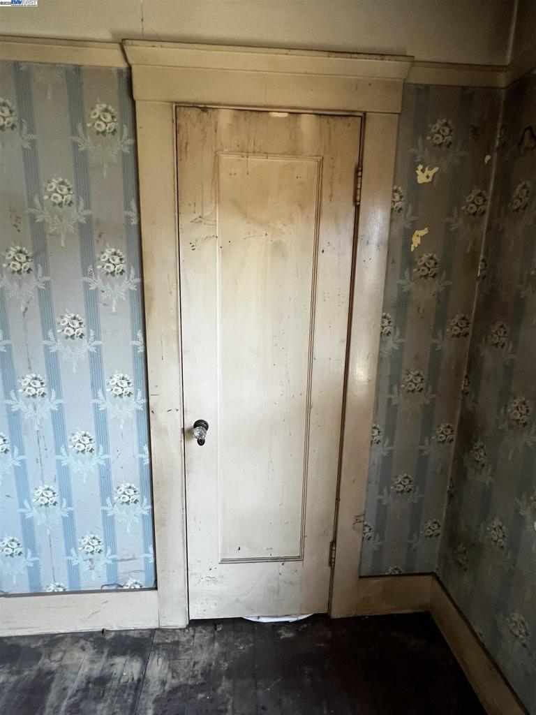 https://media.crmls.org/mediaz/d59aaebc-bbc8-4f80-b173-9b6b2f8d6673.jpg?preset=X-Large