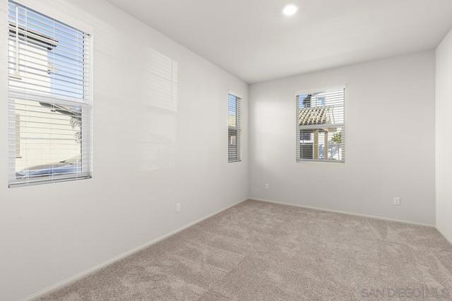 Image 16 of 40 For 40486 Melrose Dr