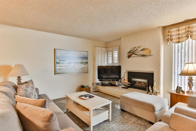 Detail Gallery Image 11 of 31 For 1068 Isabella Avenue, Coronado,  CA 92118 - 3 Beds | 2/1 Baths