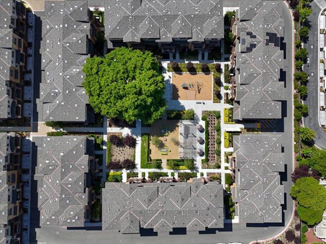 332 Marquetta Circle, Mountain View CA: https://media.crmls.org/mediaz/d59c3cf3-125b-410f-bd8a-919196e4e1f0.jpg