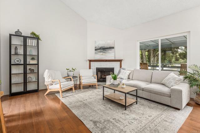 1498 Gustavo Street, El Cajon CA: https://media.crmls.org/mediaz/d59cdba3-3235-40c1-81db-2c9296e2c2ec.jpg