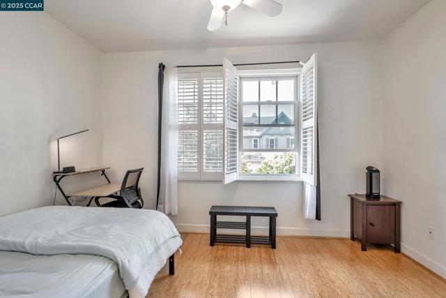 2036 Serra Ln, Hercules CA: https://media.crmls.org/mediaz/d59ceefc-b928-42fc-a546-51cb59ac147f.jpg