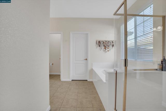 8275 Brookhaven Cir, Discovery Bay CA: https://media.crmls.org/mediaz/d59d59e0-bd47-4809-9261-40a70b025ca0.jpg