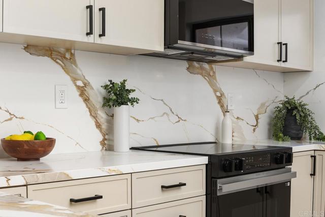 Detail Gallery Image 17 of 49 For 2533 Holly Valley Dr, Vista,  CA 92084 - 3 Beds | 2 Baths