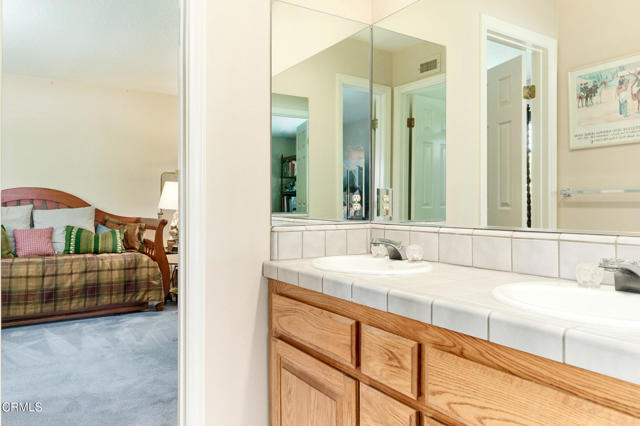 11616 E Las Posas Road, Camarillo CA: https://media.crmls.org/mediaz/d59ef505-52cb-4578-9d9e-14ec8bc42c57.jpg