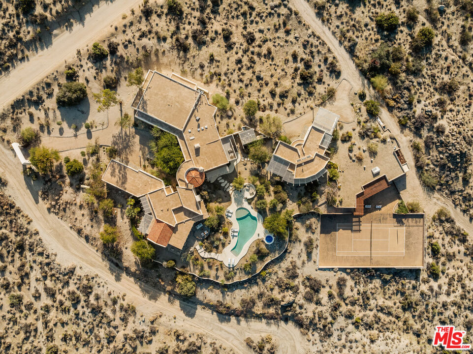 https://media.crmls.org/mediaz/d59f3823-2d7e-4742-b62f-55dde7d982ed.jpg?preset=X-Large