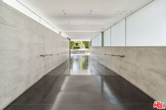 818 N Doheny Drive, West Hollywood CA: https://media.crmls.org/mediaz/d5a0535d-656c-4754-9814-f8f00e402ef2.jpg