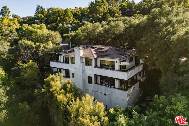 1273 Fernwood Pacific Drive