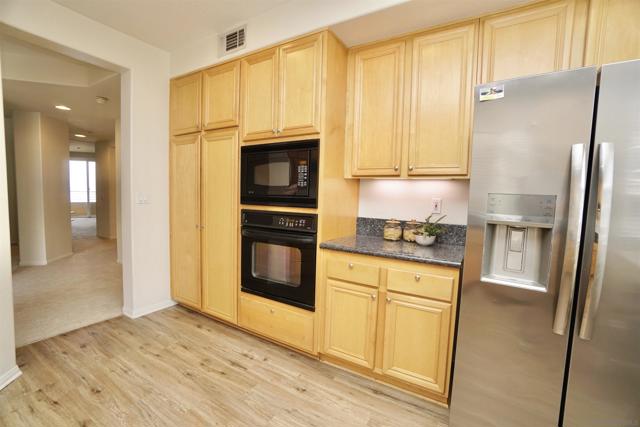 817 Kalpati Circle, Carlsbad CA: https://media.crmls.org/mediaz/d5a1598a-a7c8-445f-a6de-a3266577c61b.jpg