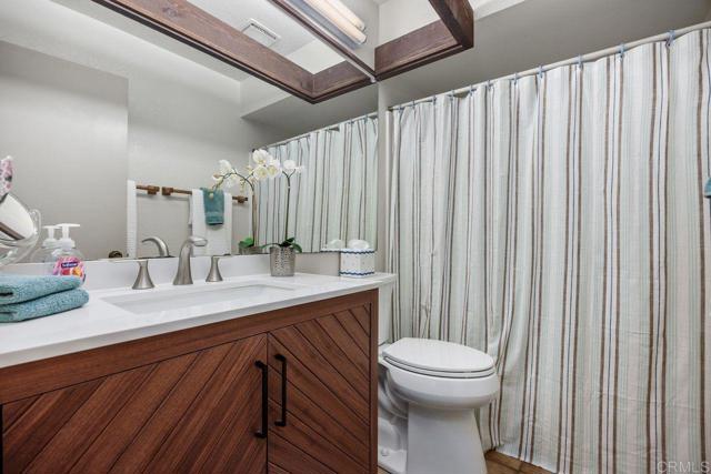 1440 Tennis Match Way, Encinitas CA: https://media.crmls.org/mediaz/d5a2dcbc-a4d1-4906-9a1b-9e96f1b75813.jpg