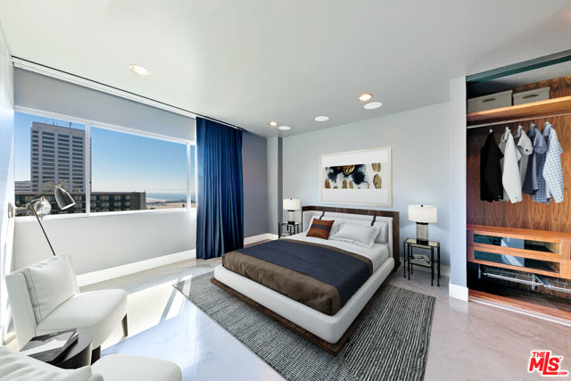 101 California Avenue, Santa Monica CA: https://media.crmls.org/mediaz/d5a2ef07-93e1-409e-a830-83bfa2fbcd99.jpg