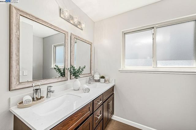 1059 Lakehurst Rd, Livermore CA: https://media.crmls.org/mediaz/d5a4480a-60c3-4f14-b19d-c9cb0e76f59b.jpg