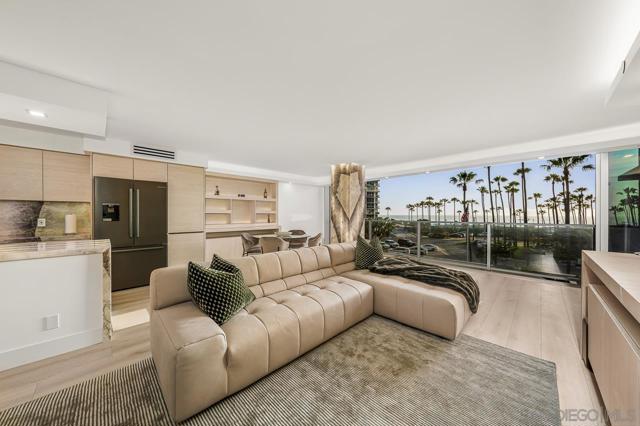 1820 Avenida Del Mundo, Coronado CA: https://media.crmls.org/mediaz/d5a4da20-d1d4-4377-9a71-df120f5c1840.jpg