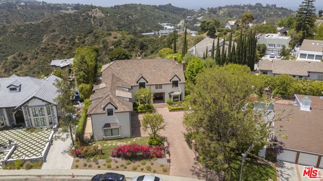 15515 Collina Strada, Los Angeles CA: https://media.crmls.org/mediaz/d5a4f6f9-2a87-407d-87c8-0e4cb85abaf0.jpg